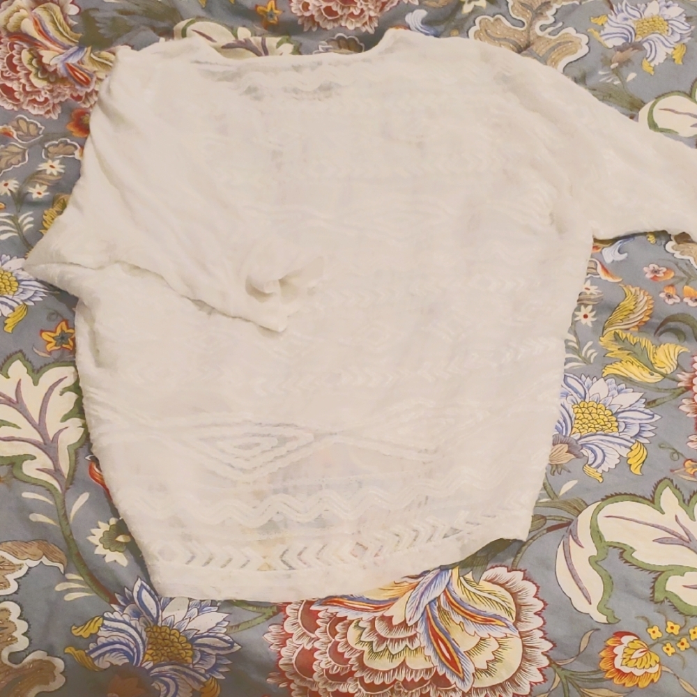CAbi..White lined Linen Lace Top
